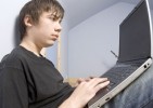 joven_laptop joven_laptop