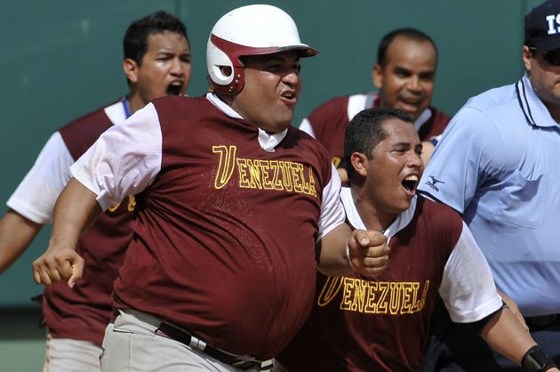 Venezuela arrasa con el oro en barrigas de cervecero en Juegos Centroamericanos