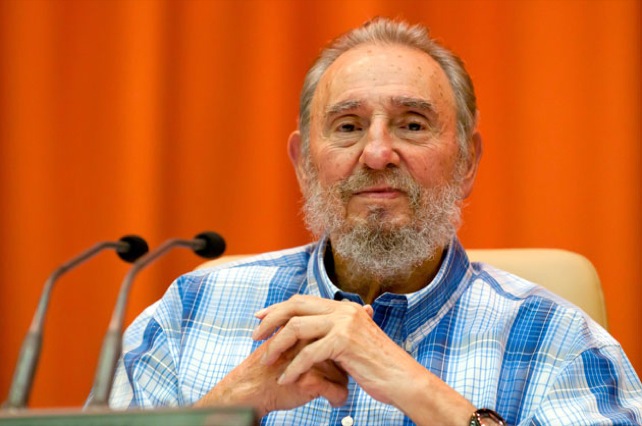 Fidel Castro estrena nueva camisa