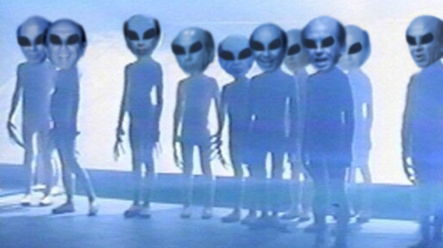 Familia extraterrestre de CAP pide que lo entierren en otro planeta