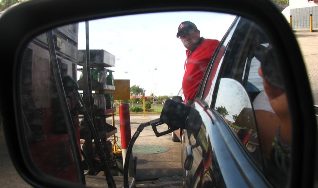 Aumentará en 500% la propina a bomberos, pero no la gasolina