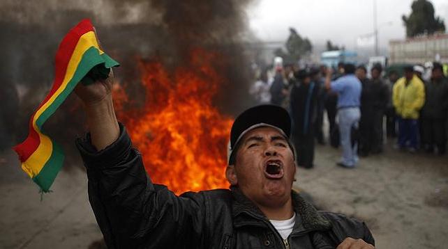 Bolivianos protestan por exclusión de Misión Vivienda Venezuela