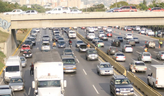 Cola en Caracas genera tranca en Margarita