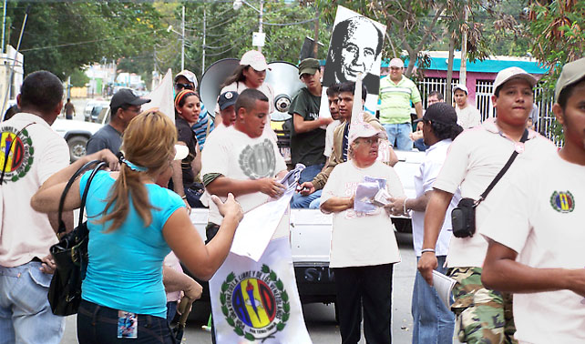 Por baja exposición a Chávez, oficialistas retornan a AD