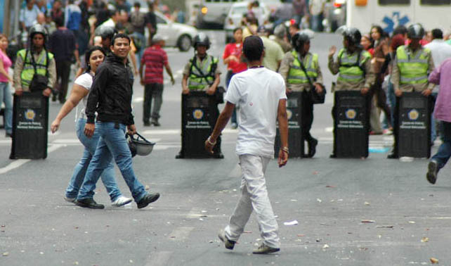 Damnificados del 99 protestan porque damnificados del 2010 se están coleando