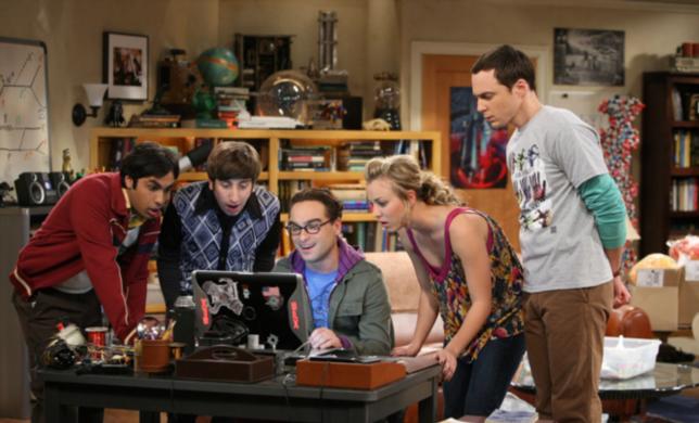 Emotiva cadena hace que pueblo cambie para ver "The Big Bang Theory"