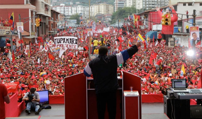 Chávez amenaza: "Si pierdo, lo único que sonará en las radios será Maná"