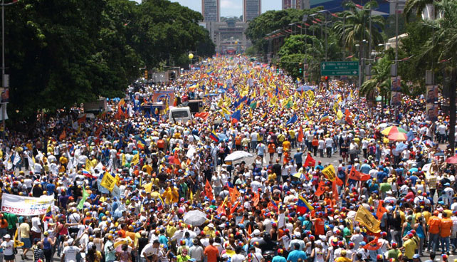GIS XXI: Encuesta realizada en marcha de Capriles da ganador a Chávez con 80%