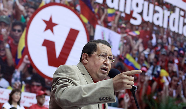 Entre 10 opciones, PSUV escoge en primarias al dedo índice de Chávez