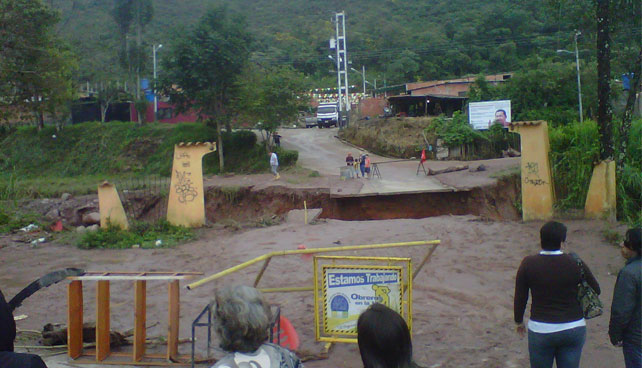 Estado Táchira aguarda derrumbes de todos los puentes que lo unen con Venezuela