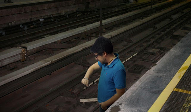 Suicida se lanza al Metro y pierde dramatismo luego de 3 horas de espera