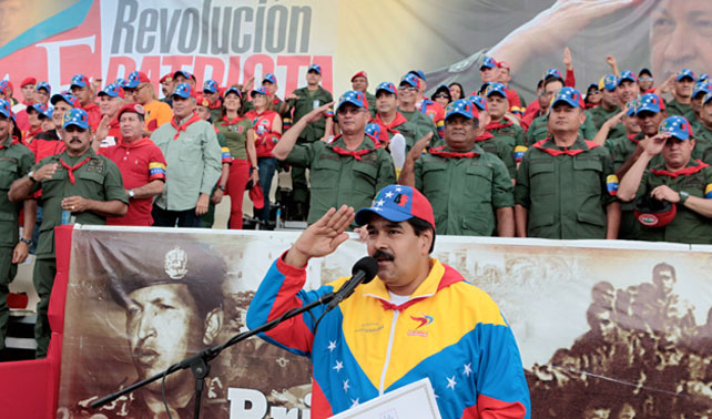 Gorra Tricolor va a casa de sus abuelos mientras Maduro y Capriles se pelean