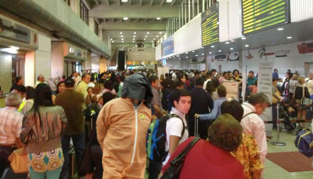 Volar en línea aérea venezolana: la nueva tortura de prisioneros de Guantánamo