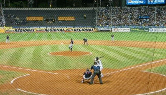 Ajá, empezó el béisbol. Ya pueden devaluar sin peos