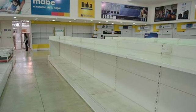 Gobierno acusa a comerciantes de vender anaqueles vacíos a sobreprecio