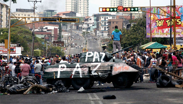 “Ya vienen los gochos" dice caraqueño que quiere que otro proteste por él