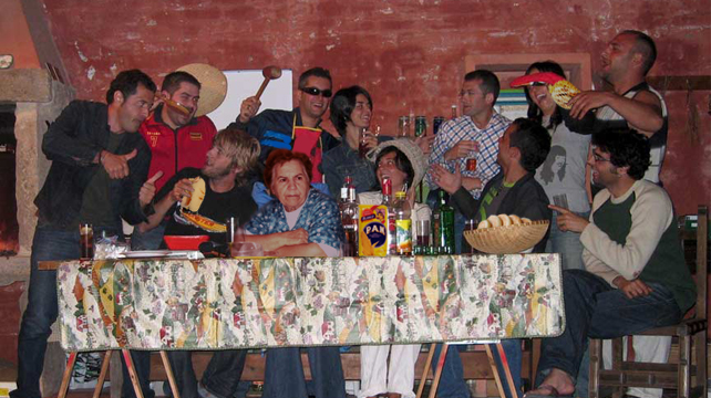 Familia celebra última cena con Harina Pan
