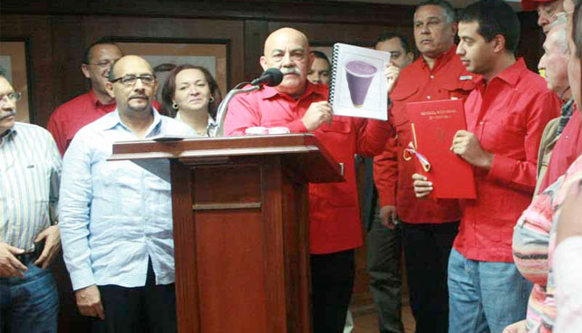 Asamblea Nacional dedica dos sesiones a discutir tamaño del chicle en Bati Bati