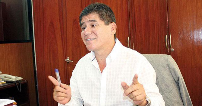 Funcionario importa con sobreprecio máquina que detecta corrupción