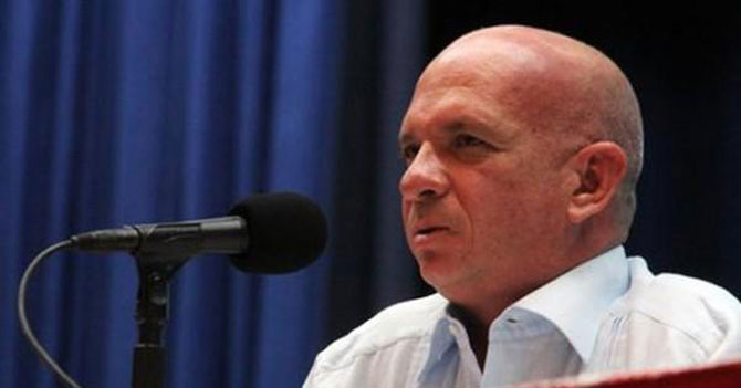 No haremos ningún artículo sobre el General detenido porque queremos vivir