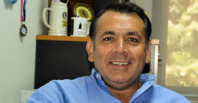 "No debe subir los estacionamientos" dice señor que ha pedido 6 aumentos