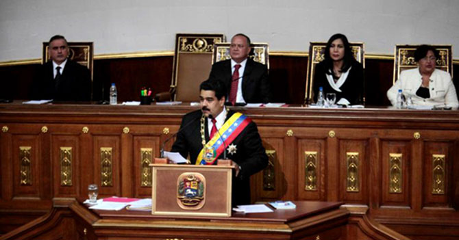 Maduro anuncia que sigues siendo un pajuo por esperar anuncios