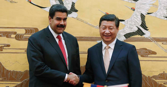 Maduro consigue en China préstamo de 30 millones de cadenas y grilletes