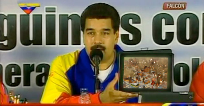 Maduro vuelve a pedir las claves para hacer trampa en SimCity