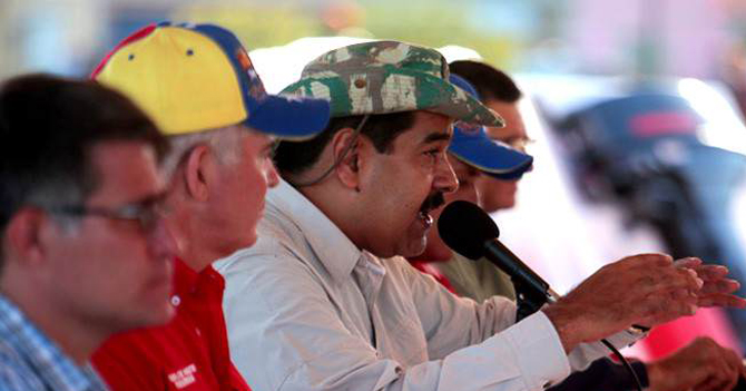 Maduro crea comisión de ayuda para las víctimas de arrecheras por sus anuncios