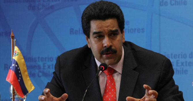 Maduro pregunta si puede cobrar su sueldo en dólares