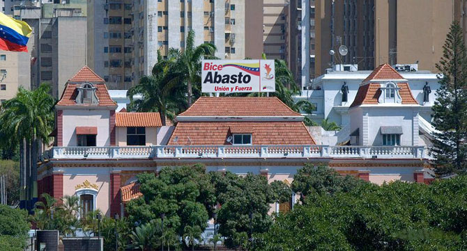 Maduro anunció que convertirá a Miraflores en un abasto