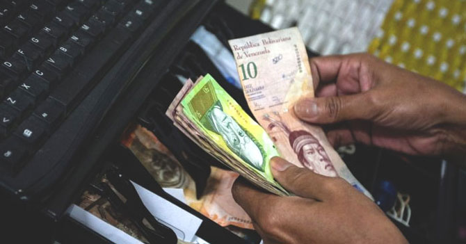 Economistas aseguran que Venezuela sufre de HiperInflaciónCoñoEsuMadre