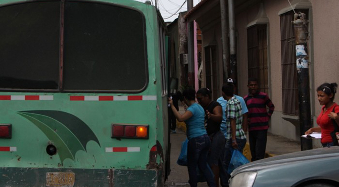 Autobuseros esperan pasaje en Bs.300.000.000 para 2016