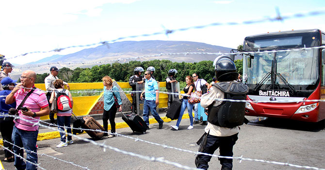 Habitantes de la frontera temen que esto termine en concierto de Juanes