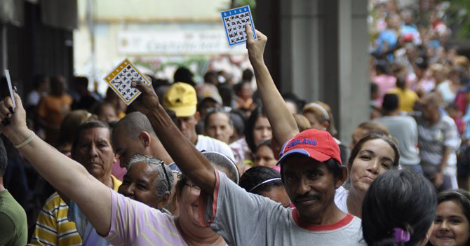 Mercados venderán alimentos a quien haga cartón lleno en Bingo