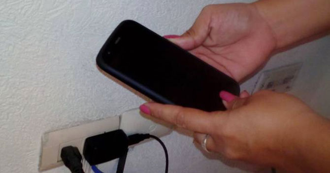 Venezolanos del interior organizan viaje para cargar sus celulares en Caracas