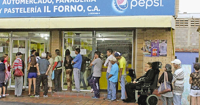 Stephen Hawking en cola de panadería incapaz de calcular si le toca canilla