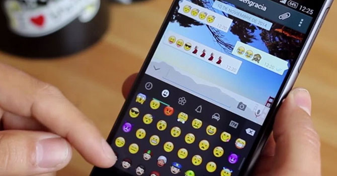 Nueva ley impedirá que mayores de 30 años usen emojis