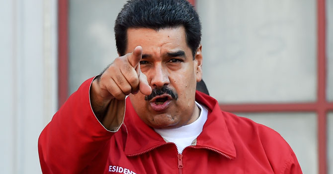 Maduro acusa de golpista a quien sea que haya inventado la democracia