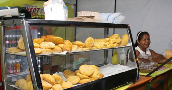 Puesto de pastelitos andinos en Caracas sigue decepcionando a gochos en la capital