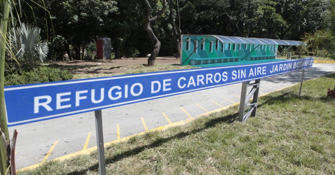 Gobierno crea refugio para carros sin aire acondicionado durante lluvias