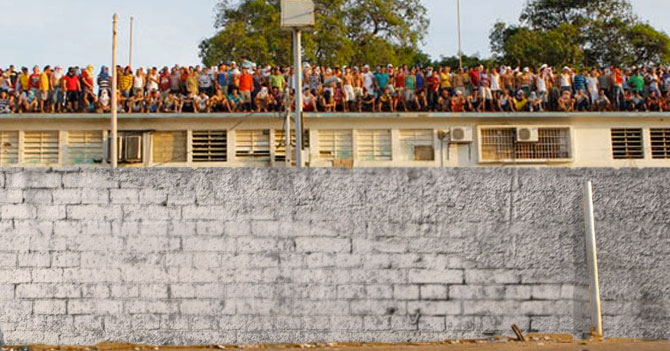 Penal de Tocuyito construye un muro para separarse del país sub-desarrollado que los rodea