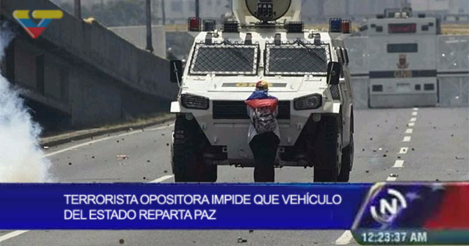VTV: Terrorista opositora impide que vehículo del estado reparta paz