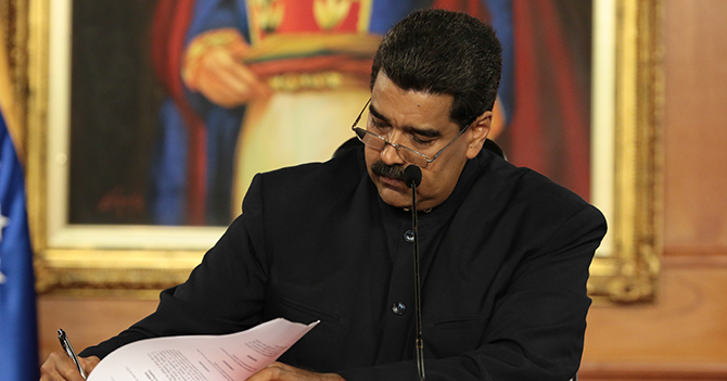 Maduro ordena cambiar la letra de "cumpleaños feliz" para poder aprendersela