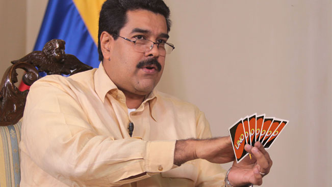 Maduro juega partida de UNO él solo, pone sus propias reglas y pierde