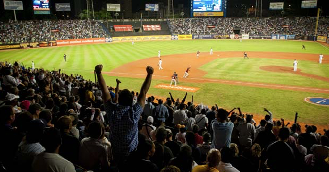 Leones del Caracas saca abonos que dejan ver solo el primer inning