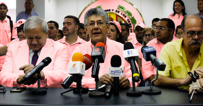 Con juramentación de Gobernadores en la ANC, AD cambia su color a rosado