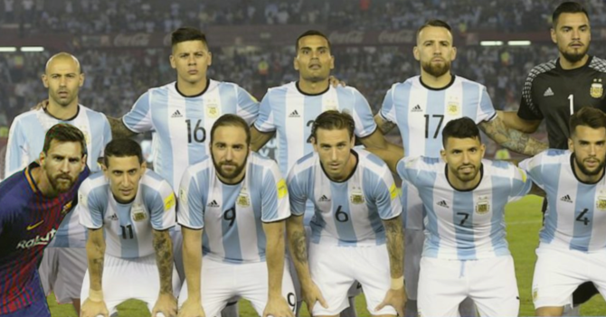 Para mejorar su rendimiento, Fifa permitirá a Messi jugar partidos de la selección de Argentina usando  el uniforme del Barcelona