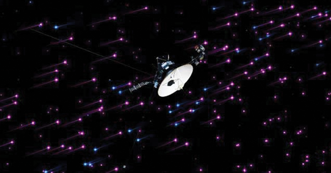 Sonda Espacial Voyager abandona sistema solar para explorar el dólar paralelo
