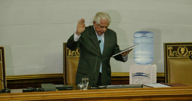 Asamblea Nacional cambia el botellón de agua